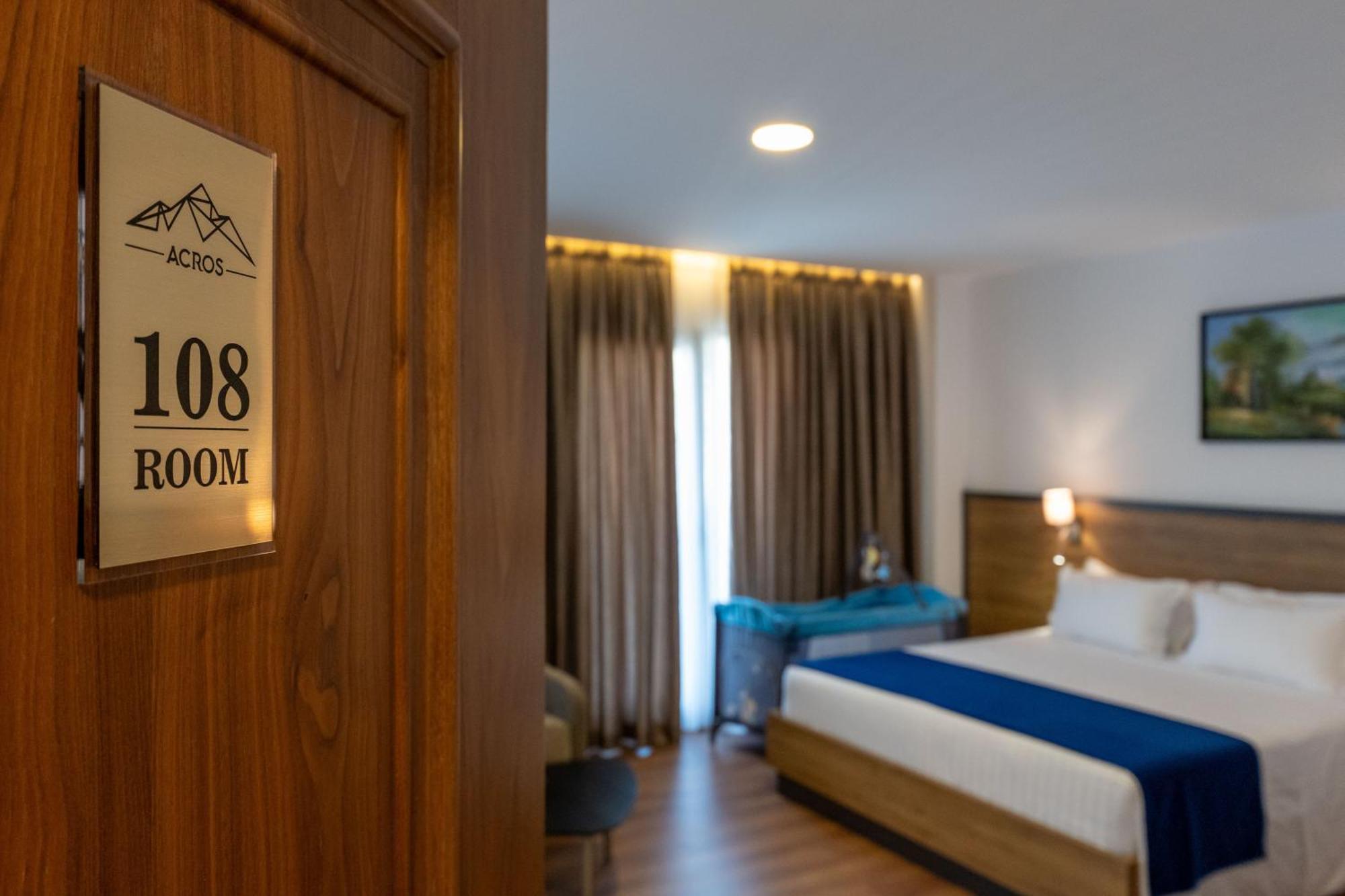 Acros Resort Vlore Exterior photo