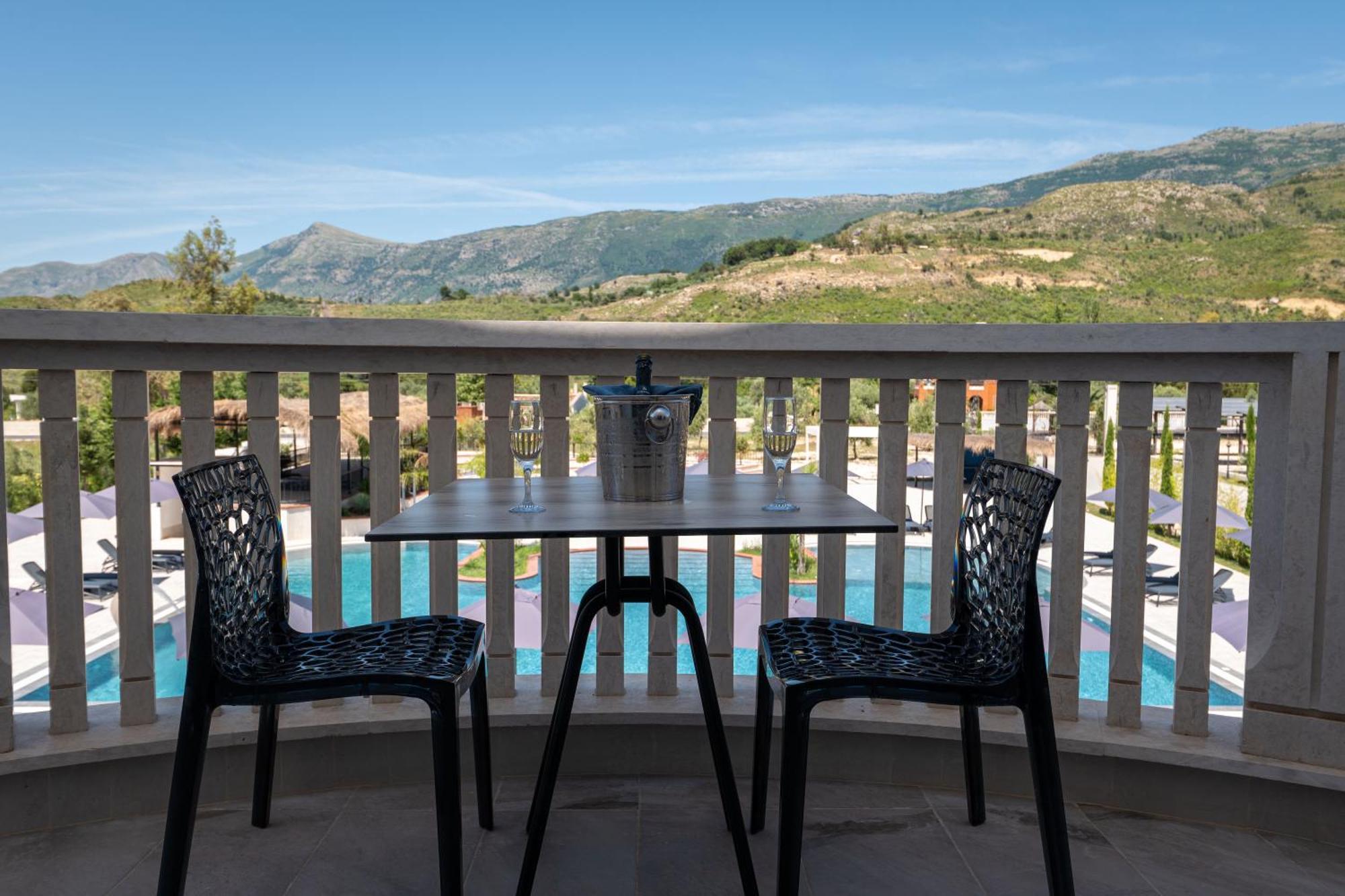 Acros Resort Vlore Exterior photo