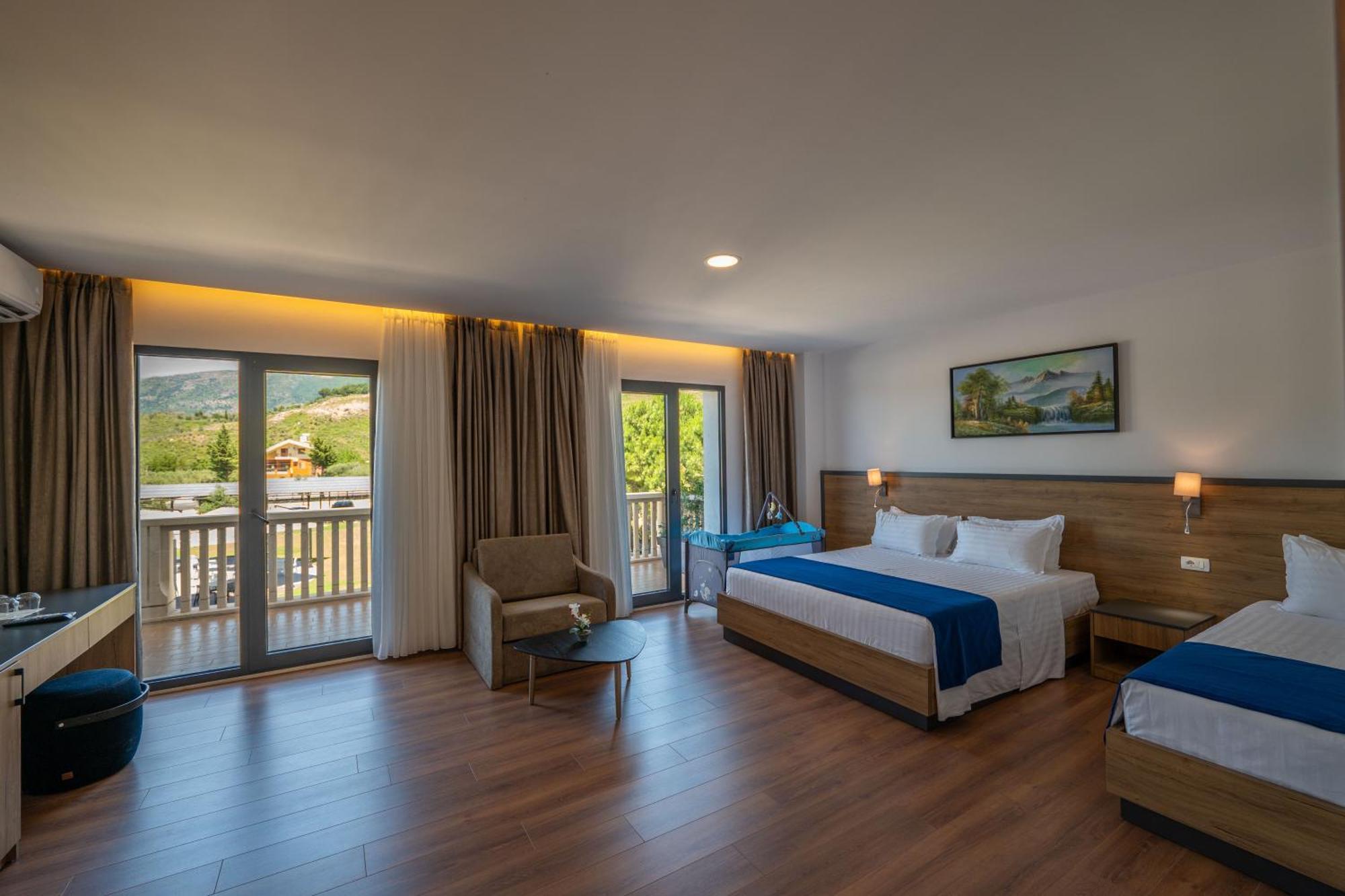 Acros Resort Vlore Exterior photo